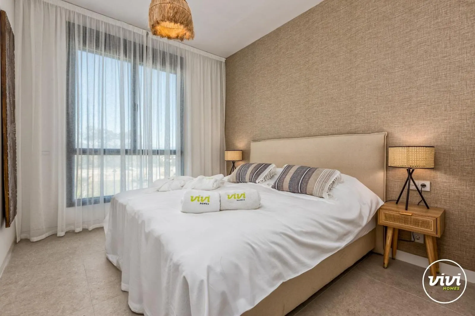 Vivi Homes - Bambu Pool, Gym, Sauna & Beach Torremolinos 0*,  İspanya
